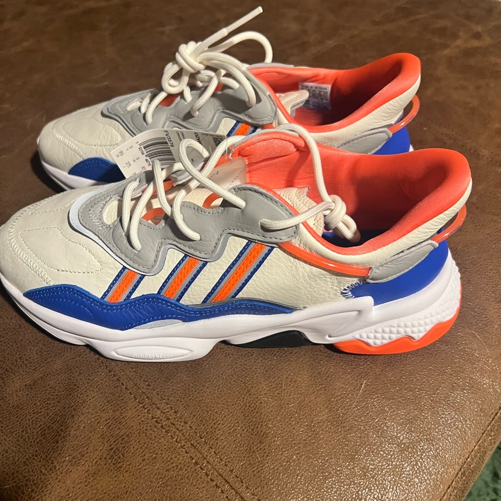 Adidas Oswego Size 9.5